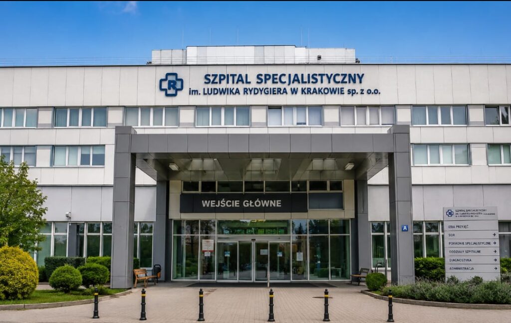 Front view of Szpital Specjalistyczny im. Ludwika Rydygiera hospital in Kraków, Poland, a public healthcare facility.